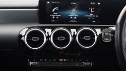 2021 (71) MERCEDES-BENZ CLA 35 4Matic 4dr Tip Auto 5754724