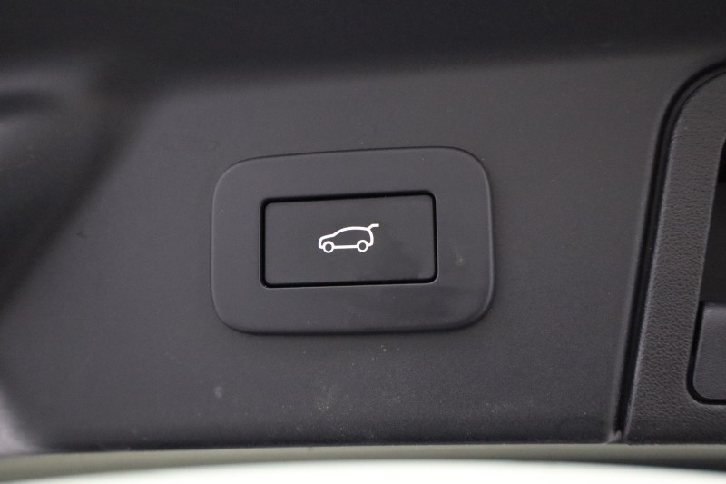 2024 (74) LAND ROVER RANGE ROVER VELAR 2.0 D200 MHEV Dynamic SE 5dr Auto 5776457