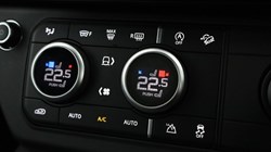 2025 (75) LAND ROVER DEFENDER 3.0 D350 X-Dynamic HSE 90 5dr Auto 5800528