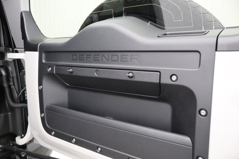 2025 (75) LAND ROVER DEFENDER 3.0 D350 X-Dynamic HSE 90 5dr Auto 5800505