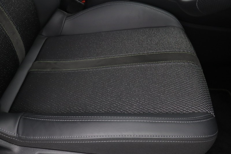 2025 (25) PEUGEOT 308 1.2 Hybrid 136 GT 5dr e-DSC6 5765166