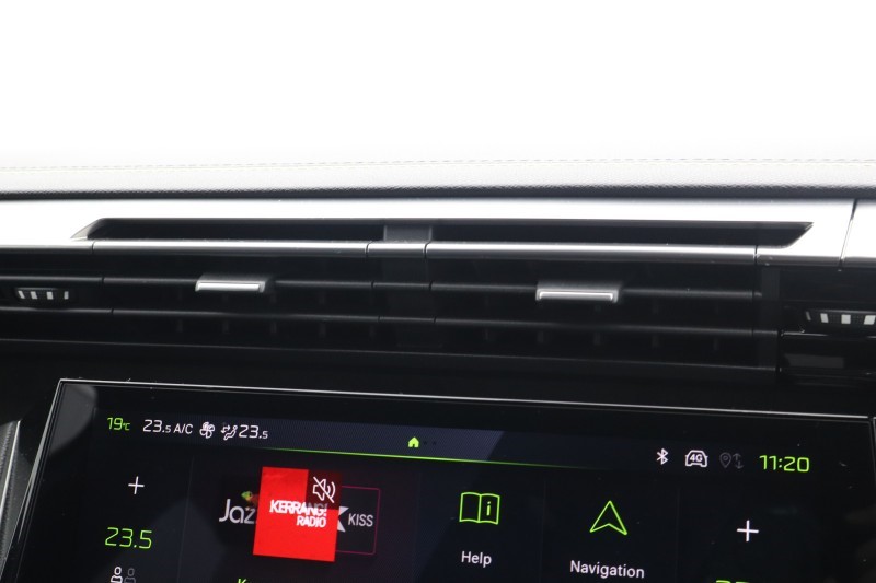 2025 (25) PEUGEOT 308 1.2 Hybrid 136 GT 5dr e-DSC6 5765187