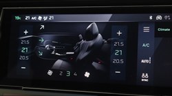 2025 (25) PEUGEOT 308 1.2 Hybrid 136 GT 5dr e-DSC6 5765200