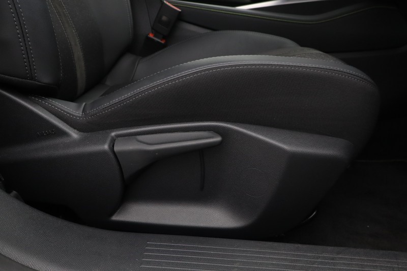 2025 (25) PEUGEOT 308 1.2 Hybrid 136 GT 5dr e-DSC6 5765165