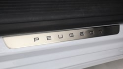 2025 (25) PEUGEOT 308 1.2 Hybrid 136 GT 5dr e-DSC6 5765164