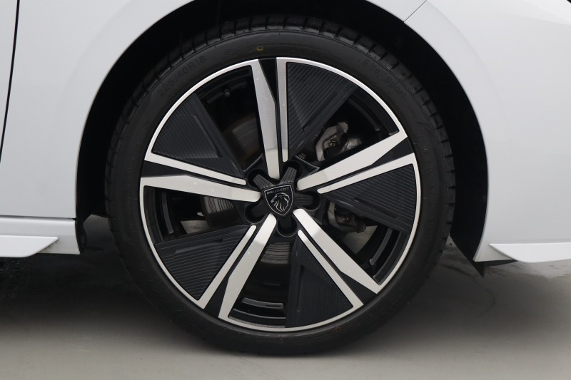2025 (25) PEUGEOT 308 1.2 Hybrid 136 GT 5dr e-DSC6 5765152