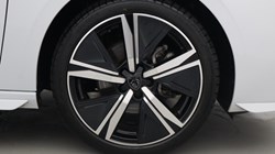2025 (25) PEUGEOT 308 1.2 Hybrid 136 GT 5dr e-DSC6 5765152