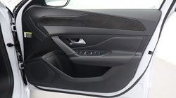 2025 (25) PEUGEOT 308 1.2 Hybrid 136 GT 5dr e-DSC6 5765162