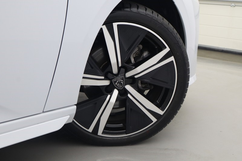 2025 (25) PEUGEOT 308 1.2 Hybrid 136 GT 5dr e-DSC6 5765172
