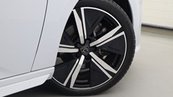 2025 (25) PEUGEOT 308 1.2 Hybrid 136 GT 5dr e-DSC6 5765172