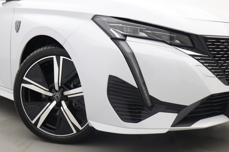 2025 (25) PEUGEOT 308 1.2 Hybrid 136 GT 5dr e-DSC6 5765174
