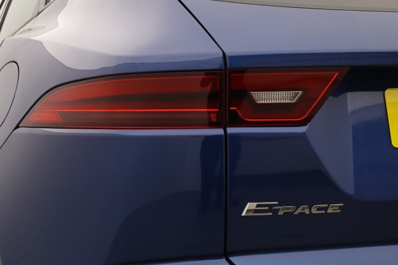 2022 (72) JAGUAR E-PACE 1.5 P300e R-Dynamic SE 5dr Auto 5842151