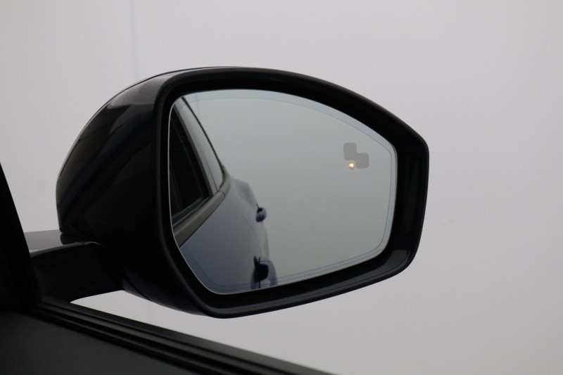 2022 (72) JAGUAR E-PACE 1.5 P300e R-Dynamic SE 5dr Auto 5842122