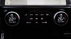 2022 (72) JAGUAR E-PACE 1.5 P300e R-Dynamic SE 5dr Auto 5842139