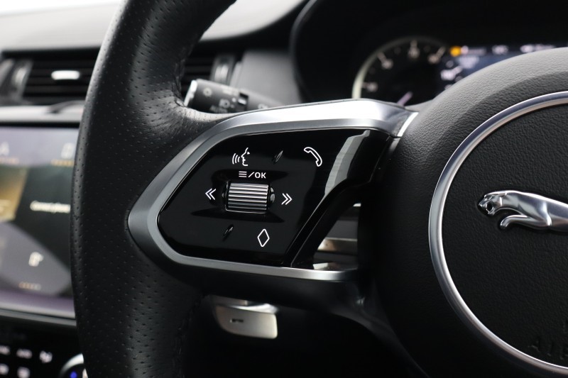 2022 (72) JAGUAR E-PACE 2.0 D200 R-Dynamic Black 5dr Auto 5797831
