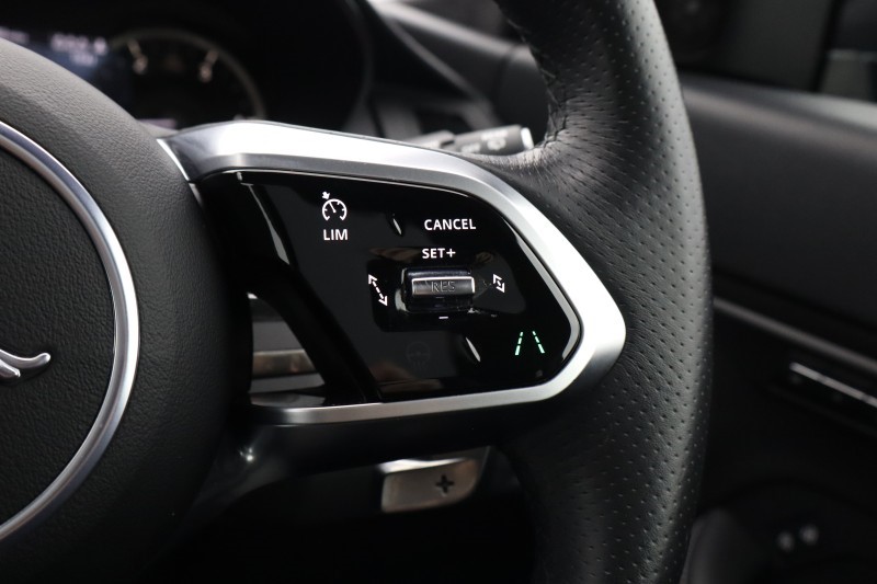 2022 (72) JAGUAR E-PACE 2.0 D200 R-Dynamic Black 5dr Auto 5797832