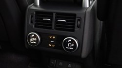 2025 (25) LAND ROVER DISCOVERY 3.0 D350 Metropolitan Edition 5dr Auto 5805539