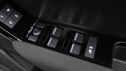 2025 (25) LAND ROVER RANGE ROVER VELAR 2.0 D200 MHEV Dynamic SE 5dr Auto 5830611