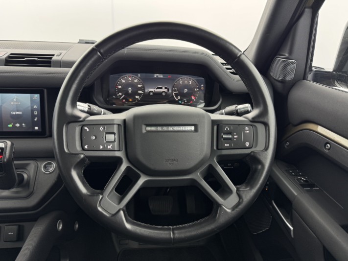 2021 (21) LAND ROVER DEFENDER 3.0 D250 X-Dynamic SE 90 3dr Auto 5822096