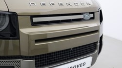 2021 (21) LAND ROVER DEFENDER 3.0 D250 X-Dynamic SE 90 3dr Auto 5822003