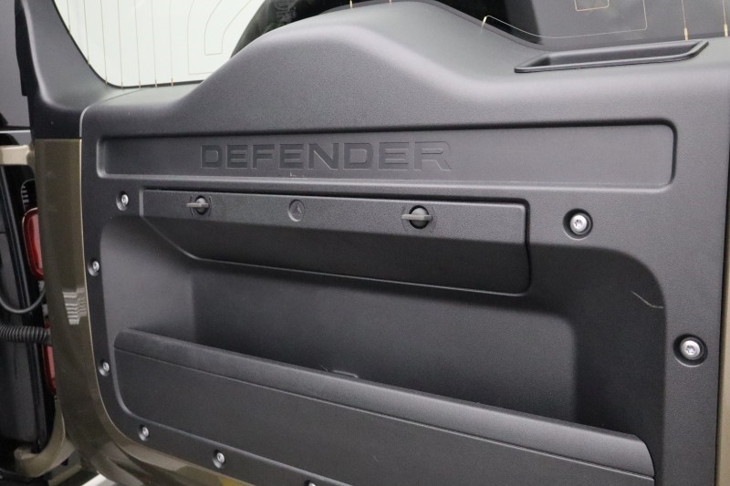 2021 (21) LAND ROVER DEFENDER 3.0 D250 X-Dynamic SE 90 3dr Auto 5822026