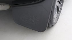2021 (21) LAND ROVER DEFENDER 3.0 D250 X-Dynamic SE 90 3dr Auto 5822011