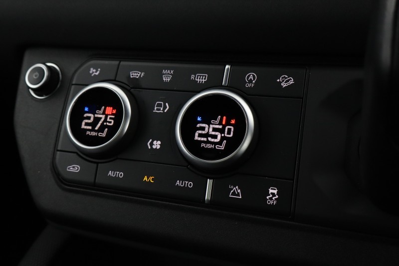 2021 (21) LAND ROVER DEFENDER 3.0 D250 X-Dynamic SE 90 3dr Auto 5822040