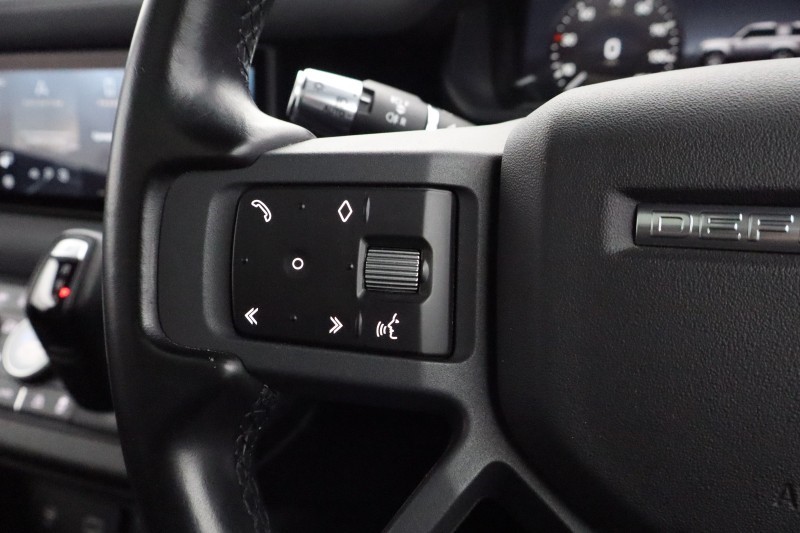 2021 (21) LAND ROVER DEFENDER 3.0 D250 X-Dynamic SE 90 3dr Auto 5822029