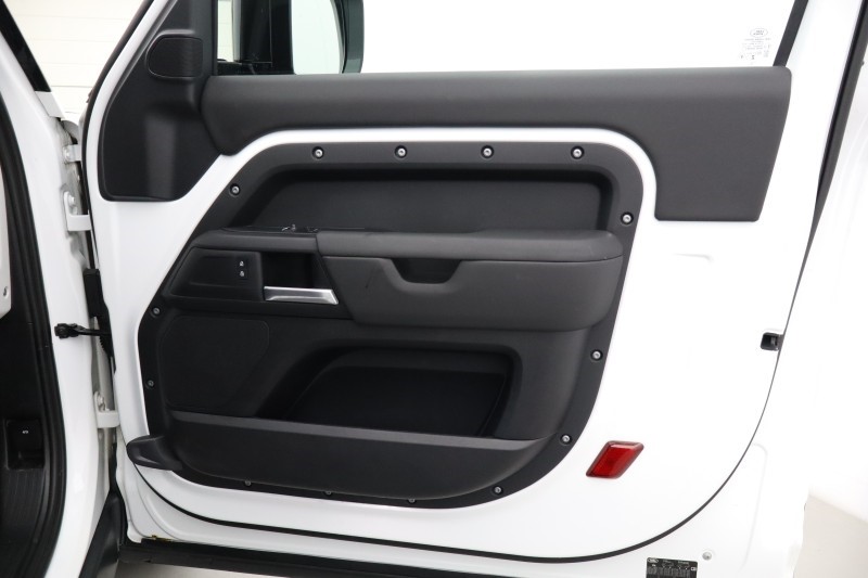 2024 (74) LAND ROVER COMMERCIAL DEFENDER 3.0 D250 Hard Top S Auto [3 Seat] 5834421