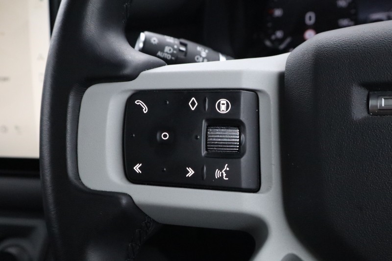 2023 (73) LAND ROVER DEFENDER 3.0 D250 X-Dynamic HSE 90 3dr Auto 5837026