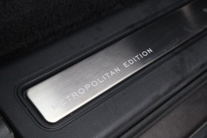 2023 (73) LAND ROVER DISCOVERY 3.0 D300 Metropolitan Edition 5dr Auto 5848205