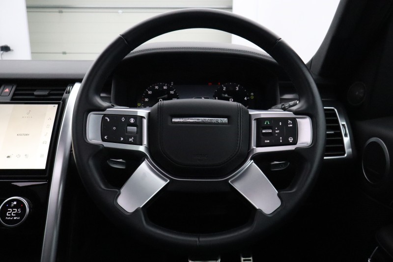 2023 (73) LAND ROVER DISCOVERY 3.0 D300 Metropolitan Edition 5dr Auto 5848199