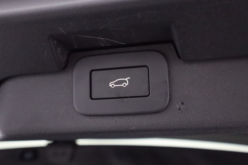 2024 (74) LAND ROVER DISCOVERY 3.0 D350 Dynamic SE 5dr Auto 5847311