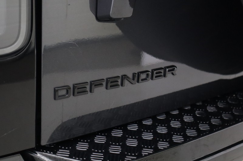 2025 (75) LAND ROVER DEFENDER 3.0 D250 X-Dynamic HSE 110 5dr Auto 5855077