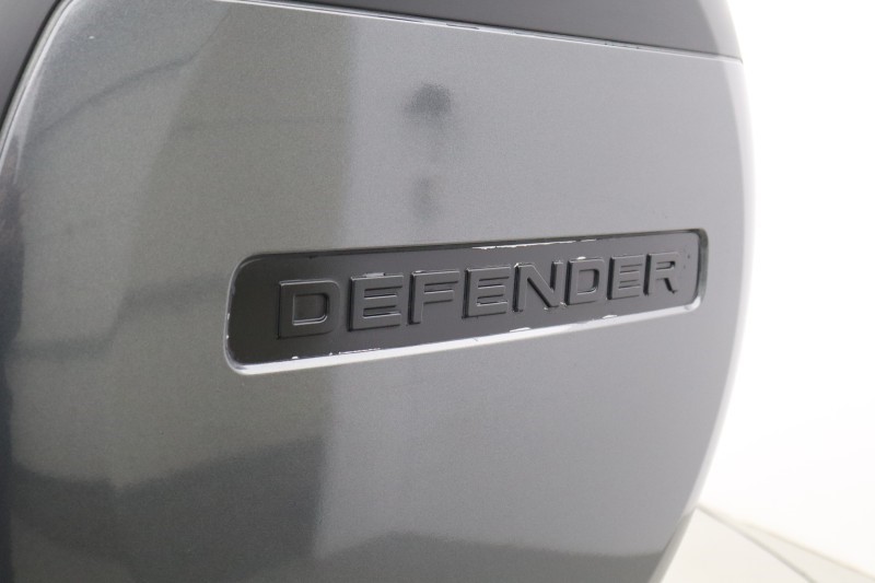 2025 (75) LAND ROVER DEFENDER 3.0 D250 X-Dynamic HSE 110 5dr Auto 5855078
