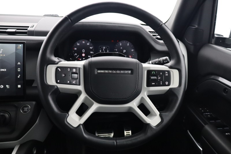 2025 (75) LAND ROVER DEFENDER 3.0 D250 X-Dynamic HSE 110 5dr Auto 5855098