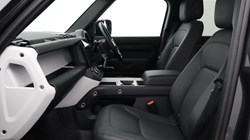 2025 (75) LAND ROVER DEFENDER 3.0 D250 X-Dynamic HSE 110 5dr Auto 5855072