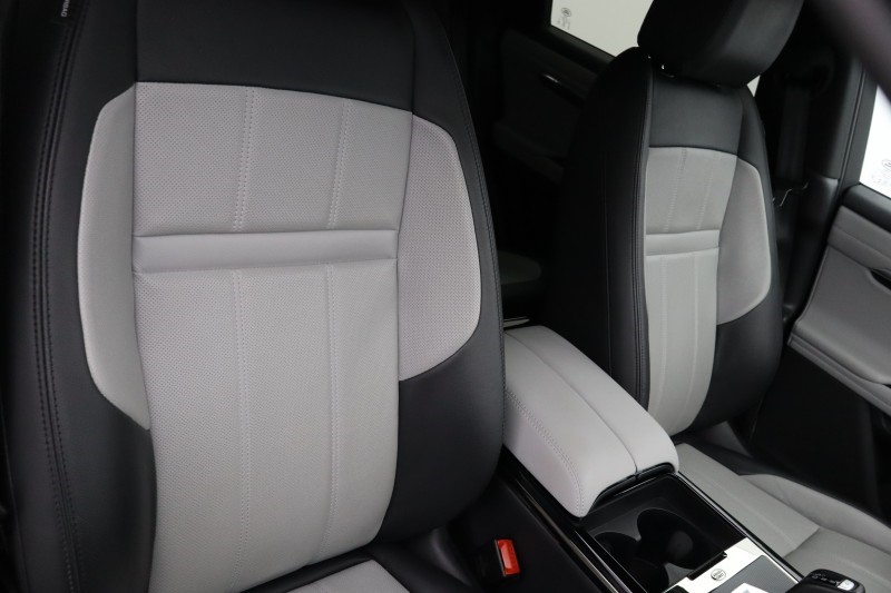2023 (23) LAND ROVER RANGE ROVER EVOQUE 1.5 P300e R-Dynamic SE 5dr Auto 5841670