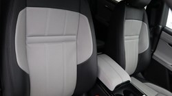 2023 (23) LAND ROVER RANGE ROVER EVOQUE 1.5 P300e R-Dynamic SE 5dr Auto 5841670