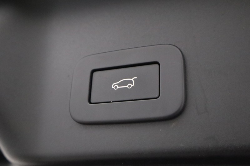 2023 (23) LAND ROVER RANGE ROVER EVOQUE 1.5 P300e R-Dynamic SE 5dr Auto 5841677