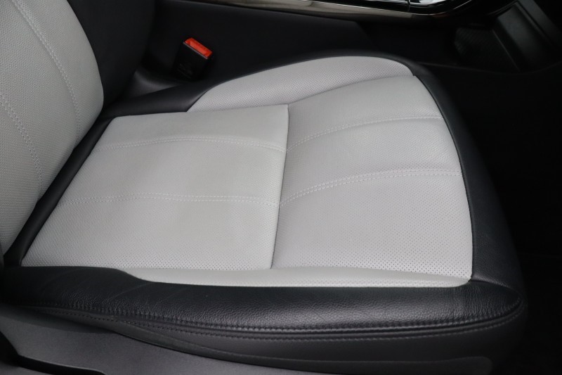 2023 (23) LAND ROVER RANGE ROVER EVOQUE 1.5 P300e R-Dynamic SE 5dr Auto 5841669