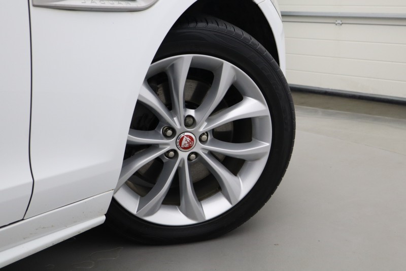 2019 (69) JAGUAR XF 2.0d [180] R-Sport 5dr Auto 5831708