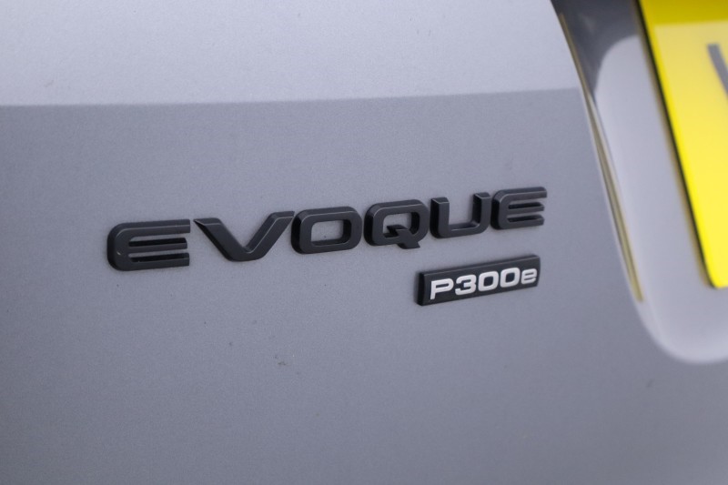 2022 (72) LAND ROVER RANGE ROVER EVOQUE 1.5 P300e Evoque Edition 5dr Auto 5899246