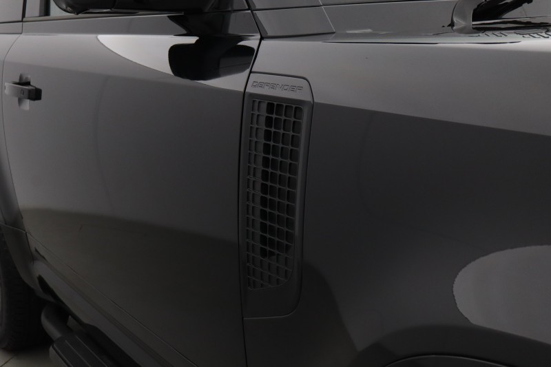 2025 (25) LAND ROVER COMMERCIAL DEFENDER 3.0 D250 Hard Top X-Dynamic SE Auto 5864232