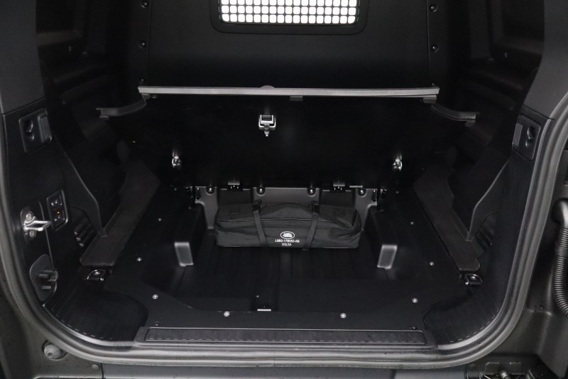 2025 (25) LAND ROVER COMMERCIAL DEFENDER 3.0 D250 Hard Top X-Dynamic SE Auto 5864288