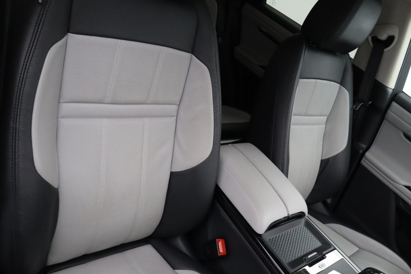 2023 (23) LAND ROVER RANGE ROVER EVOQUE 1.5 P300e R-Dynamic S 5dr Auto 5894656