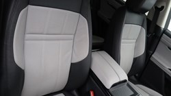 2023 (23) LAND ROVER RANGE ROVER EVOQUE 1.5 P300e R-Dynamic S 5dr Auto 5894656