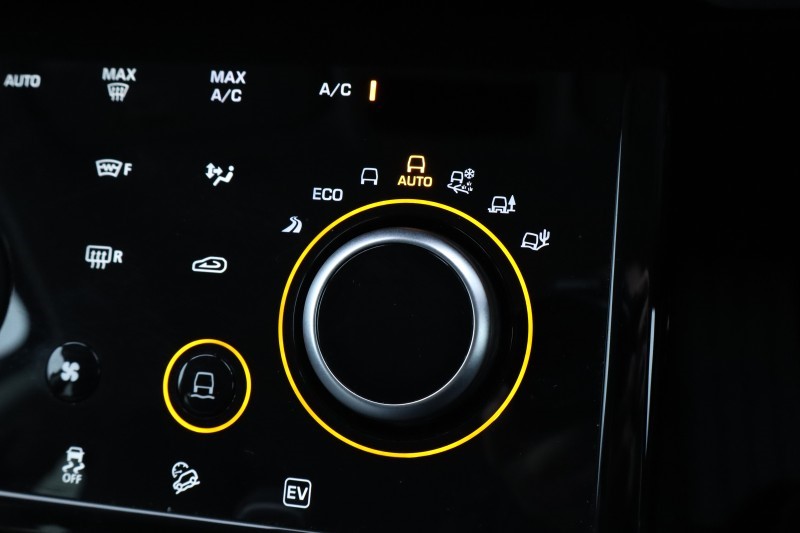 2023 (23) LAND ROVER RANGE ROVER EVOQUE 1.5 P300e R-Dynamic S 5dr Auto 5894678
