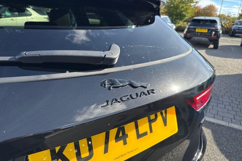 2025 (74) JAGUAR F-PACE 2.0 D200 R-Dynamic SE Black 90th Anniv 5dr Auto 5917991