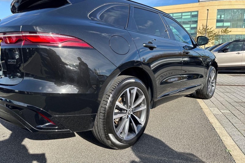 2025 (74) JAGUAR F-PACE 2.0 D200 R-Dynamic SE Black 90th Anniv 5dr Auto 5917994